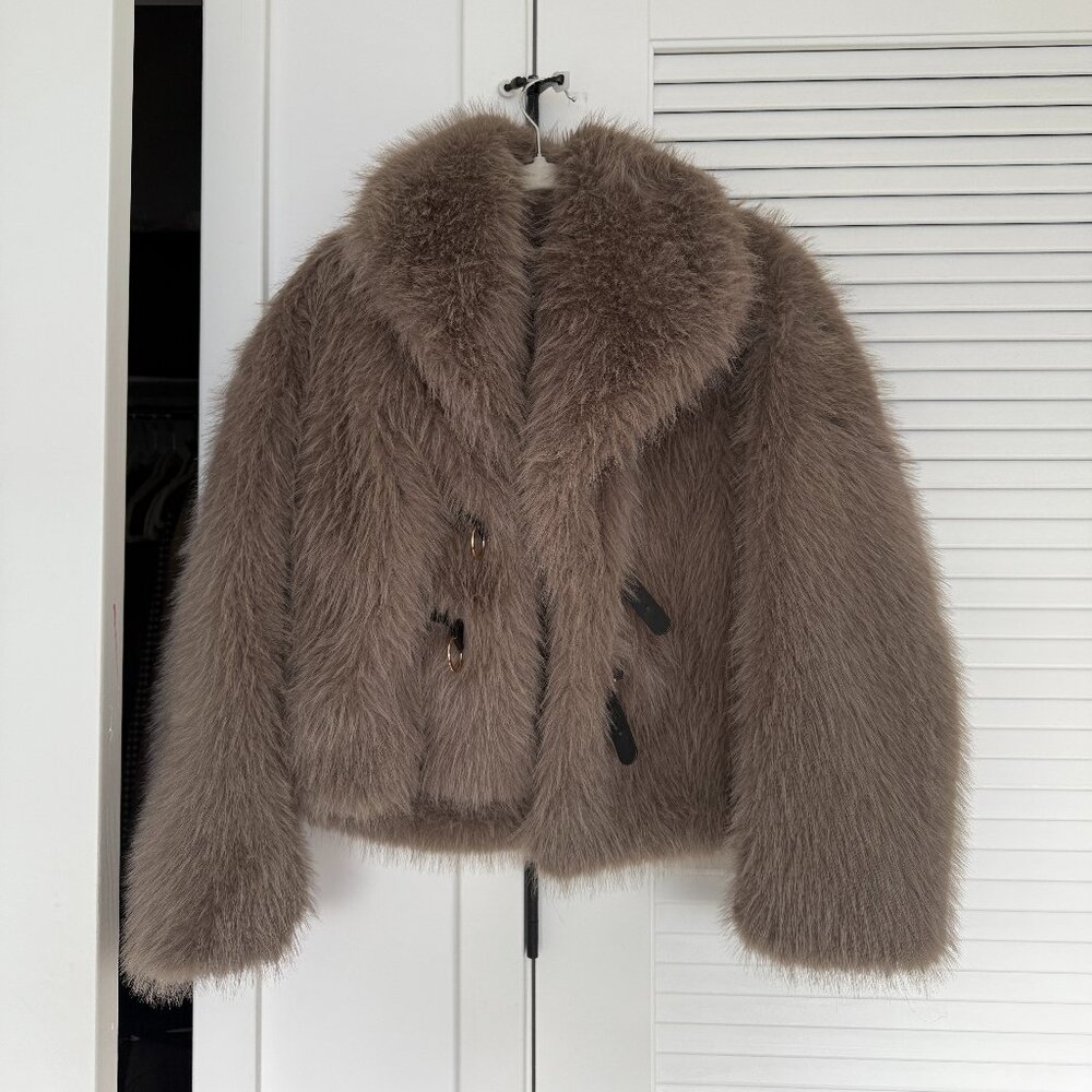 FAUX FUR ZARA WINTER COAT - TRENDING, LIKE NEW